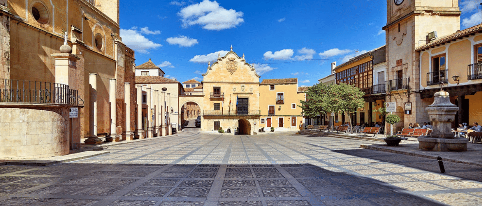 pueblos de ALBACETE: Plaza Mayor de Chinchilla de Montearagón